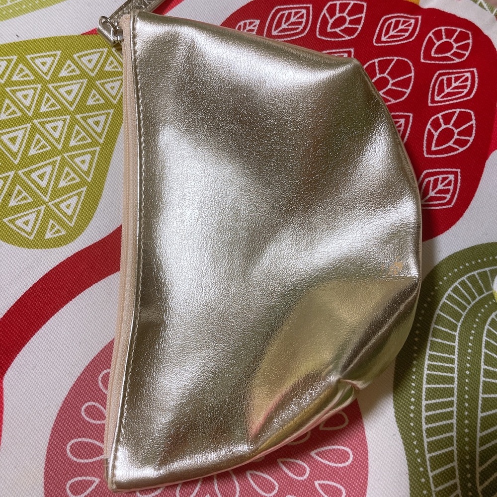Cute clutch
